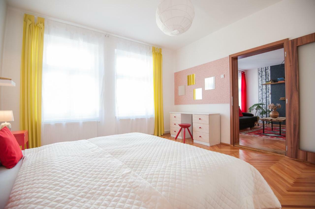 Spacious Stylish Apartment In Old Town シビウ エクステリア 写真