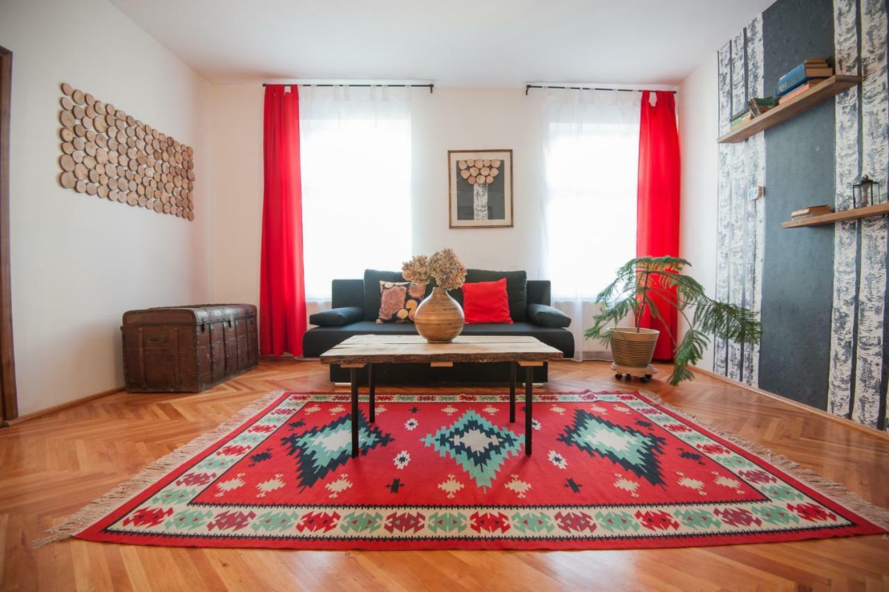 Spacious Stylish Apartment In Old Town シビウ エクステリア 写真
