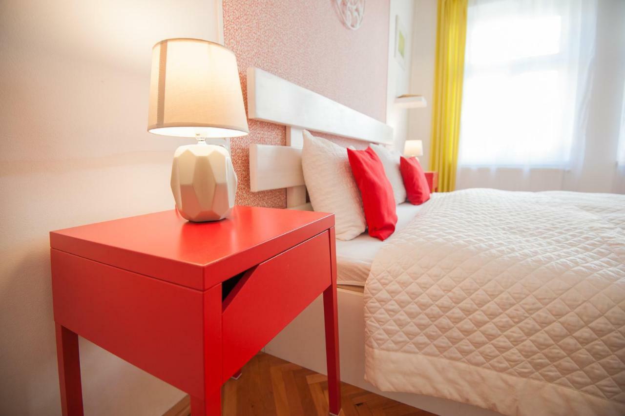 Spacious Stylish Apartment In Old Town シビウ エクステリア 写真